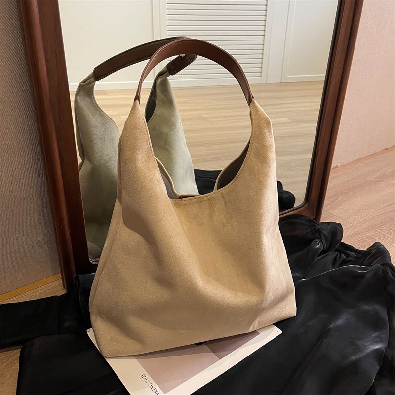 Julie | Suede Tote